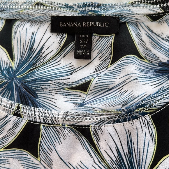 Banana Republic Floral top - Picture 3 of 4